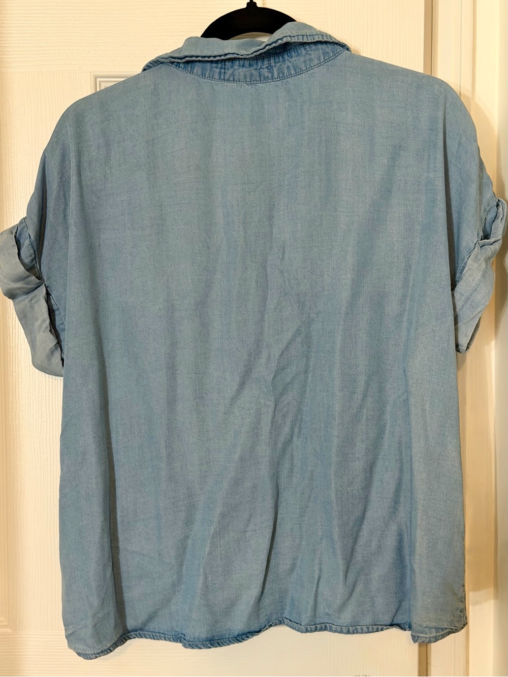MINE Light Blue Short Sleeve Button-Front Knotted Denim Shirt - Picture 2 of 2